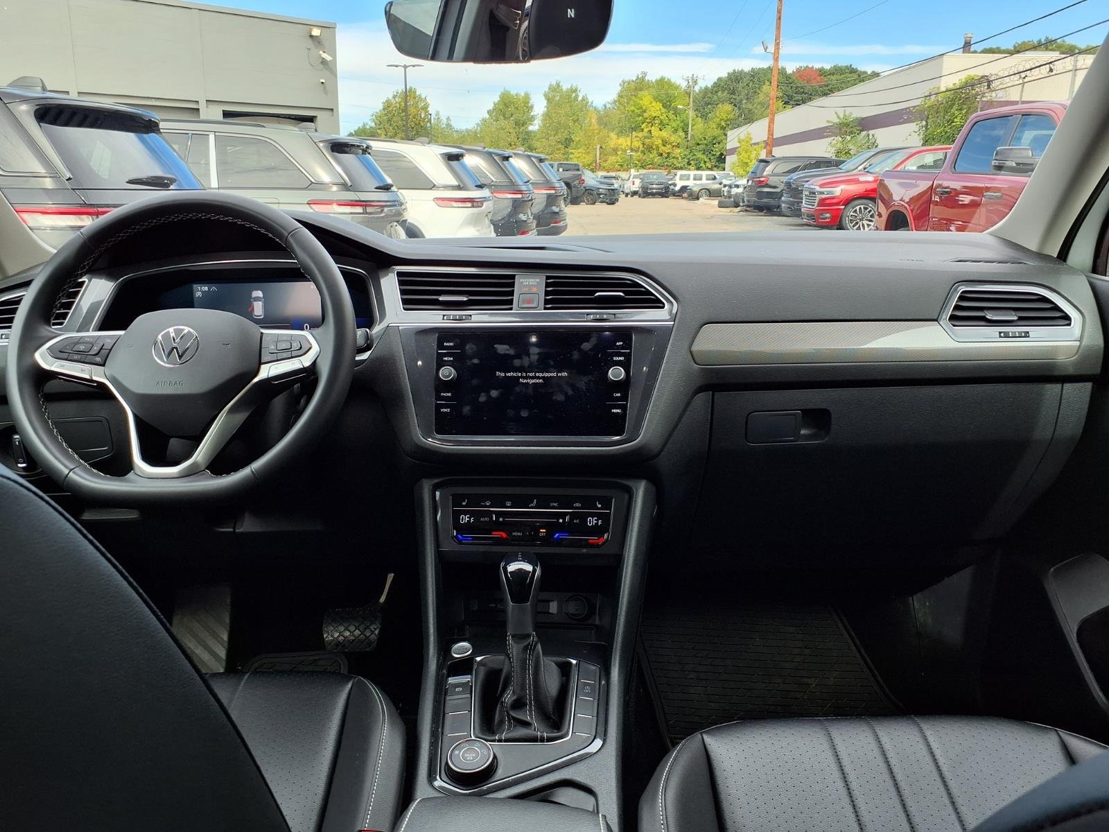 Used 2022 Volkswagen Tiguan SE AWD/4WD image 9