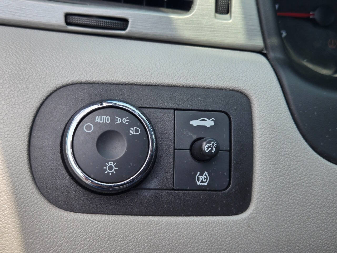 Used 2008 Chevrolet Impala LT FWD image 14