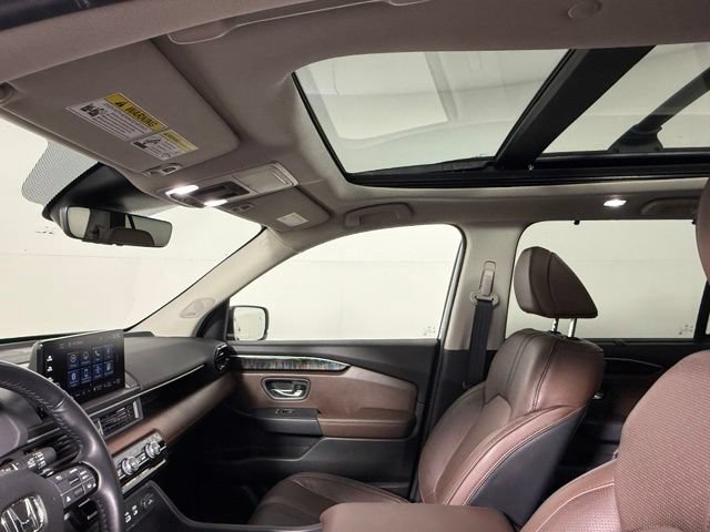 Used 2025 Honda Pilot Elite image 36