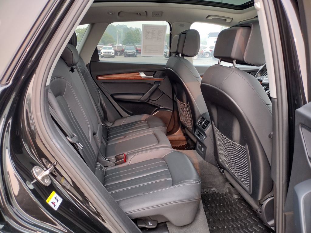 Used 2023 Audi Q5 2.0T Premium w/ Convenience Package AWD/4WD image 12
