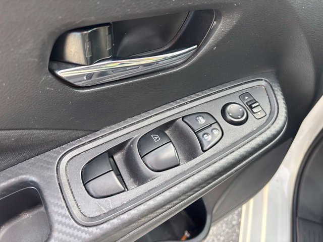 Used 2021 Nissan Versa SV FWD image 12