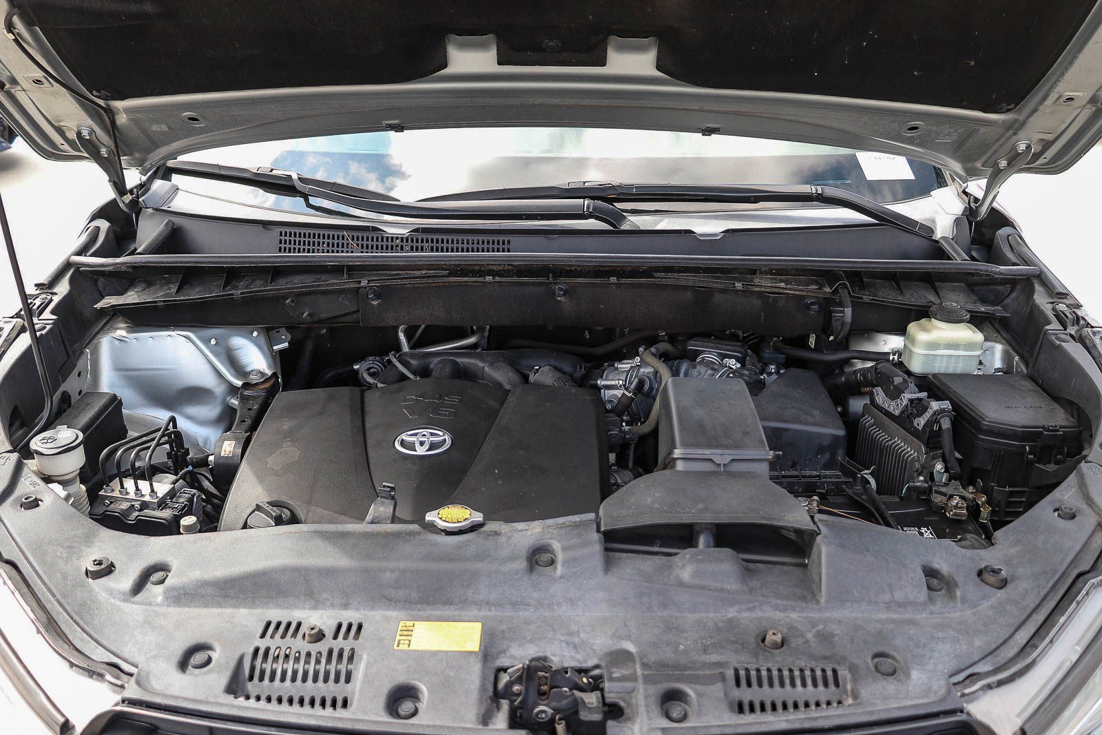 Certified 2017 Toyota Highlander SE w/ Carpet Mat Package image 29