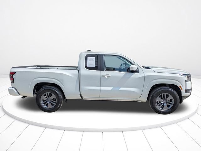 Used 2025 Nissan Frontier SV RWD image 3