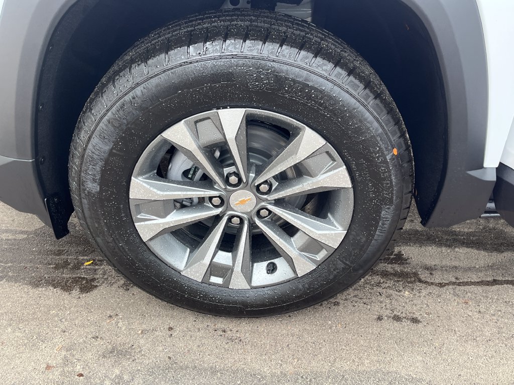 New 2027 Chevrolet Equinox LT w/ LPO, Floor Liner Package AWD/4WD image 26
