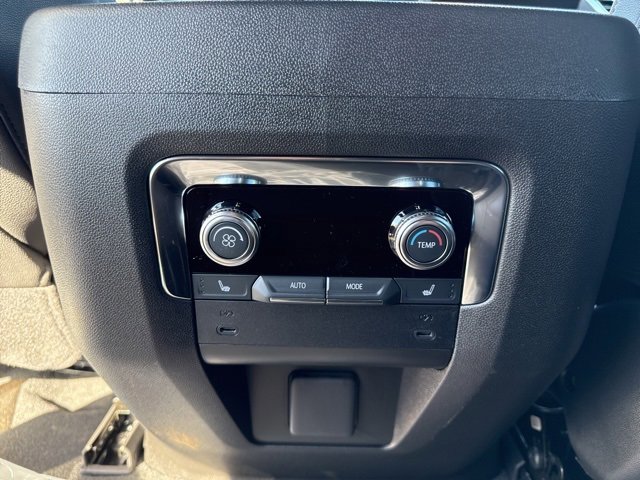 New 2026 GMC Yukon Elevation image 16