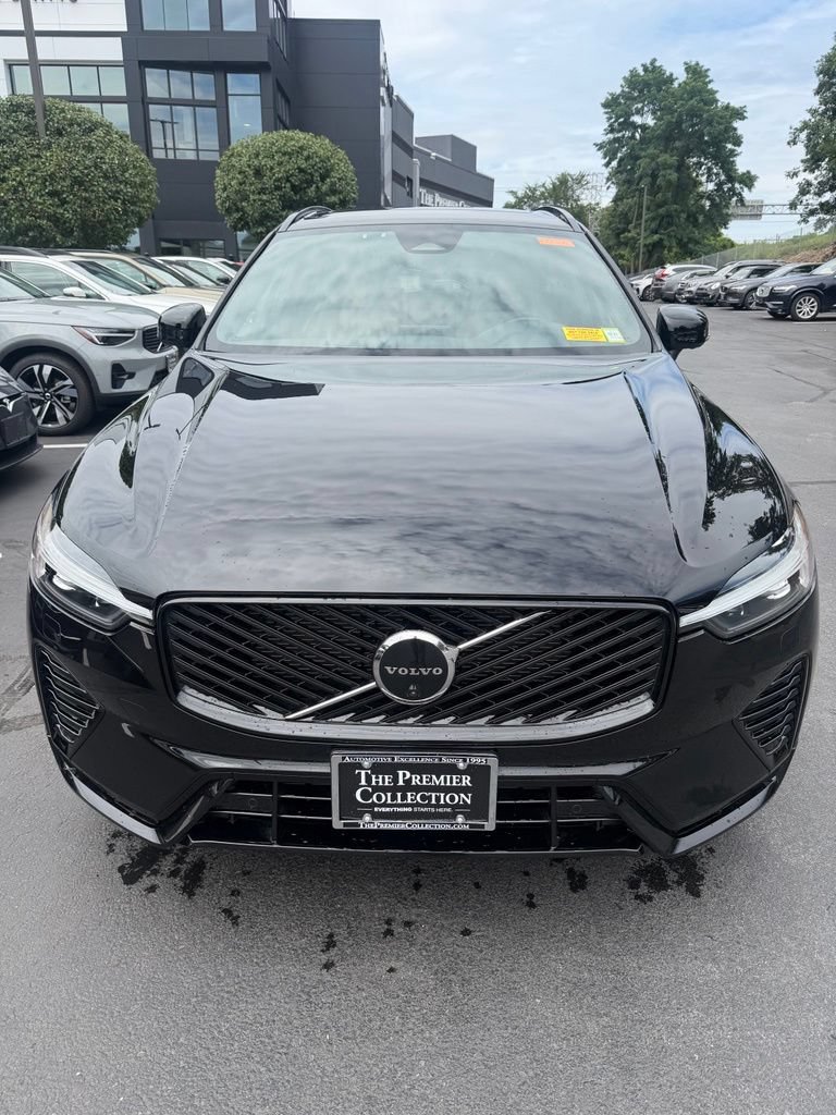 Used 2026 Volvo XC60 B5 Plus w/ Climate Package AWD/4WD image 4