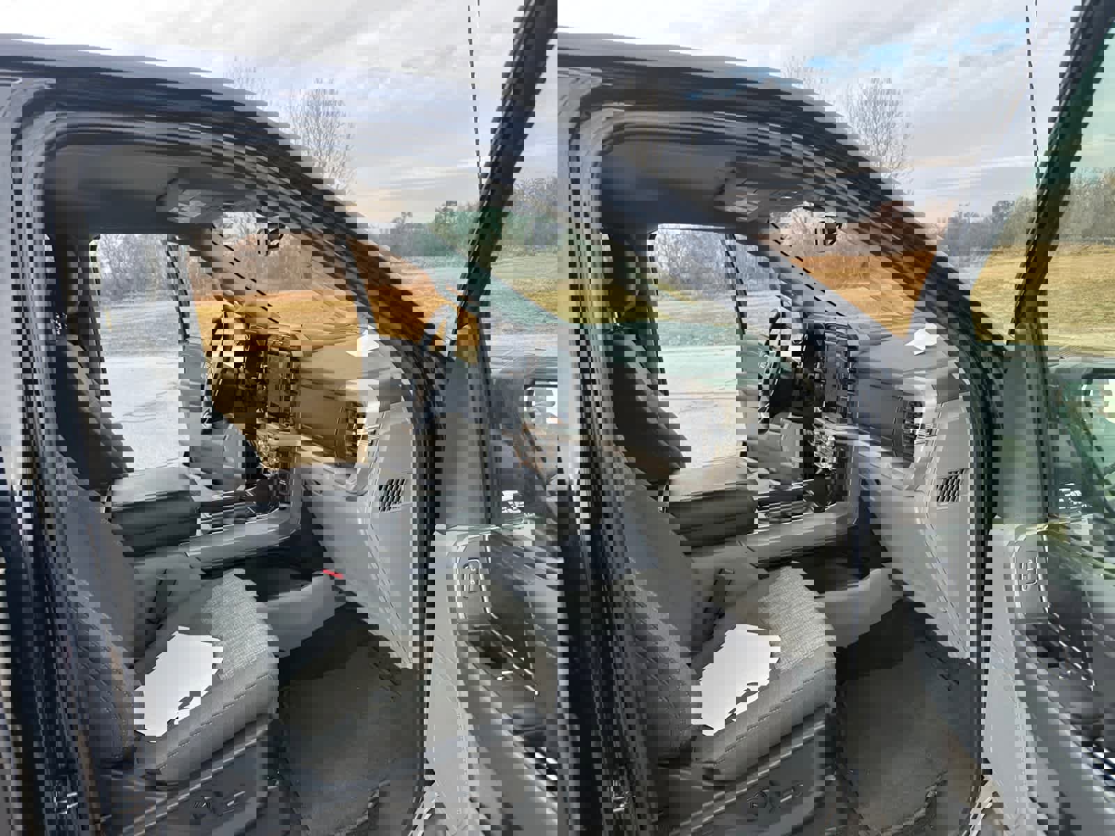 Certified 2022 Ford F150 XLT w/ Equipment Group 302A High image 17