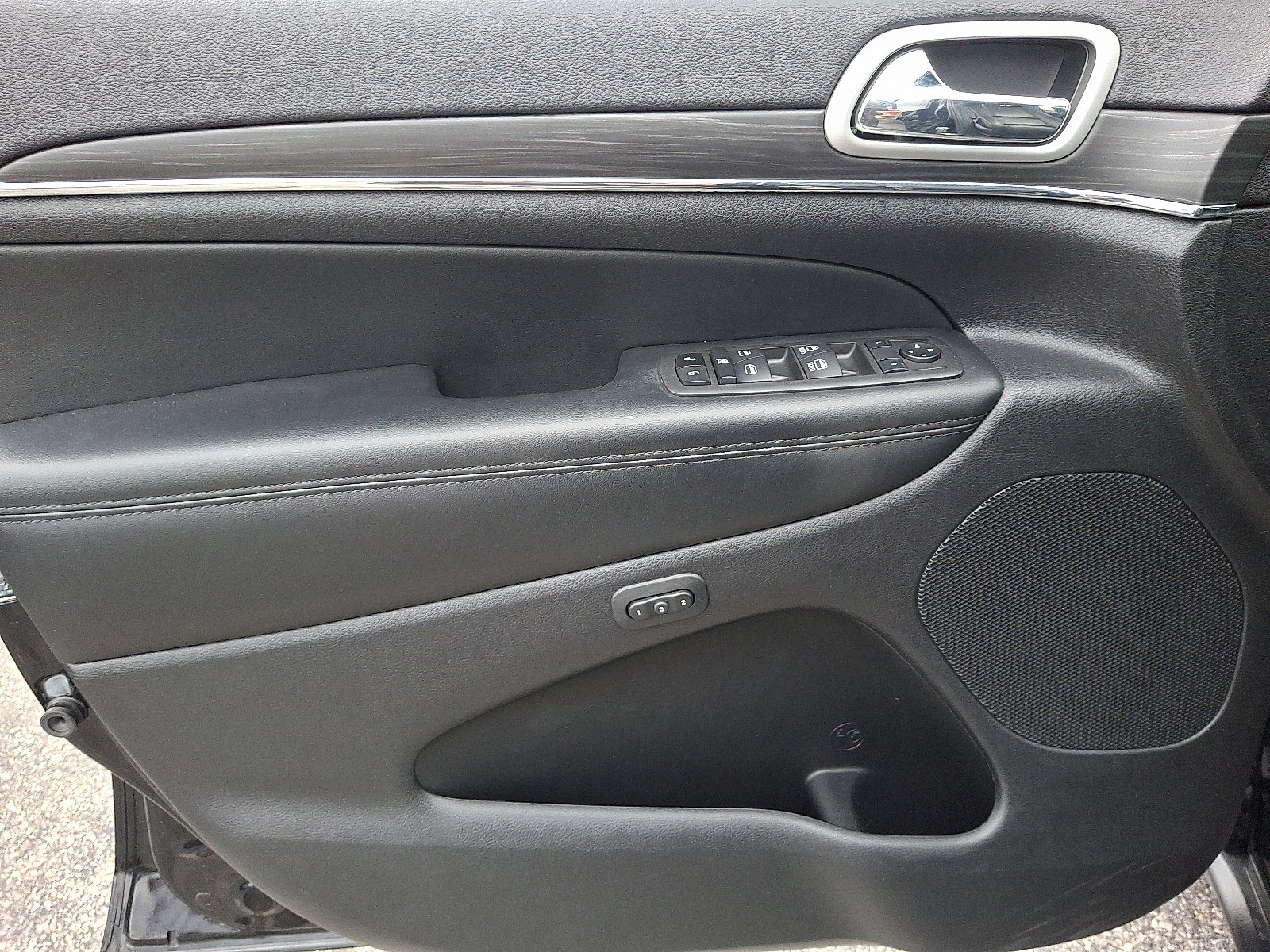 Used 2022 Jeep Grand Cherokee Limited image 14