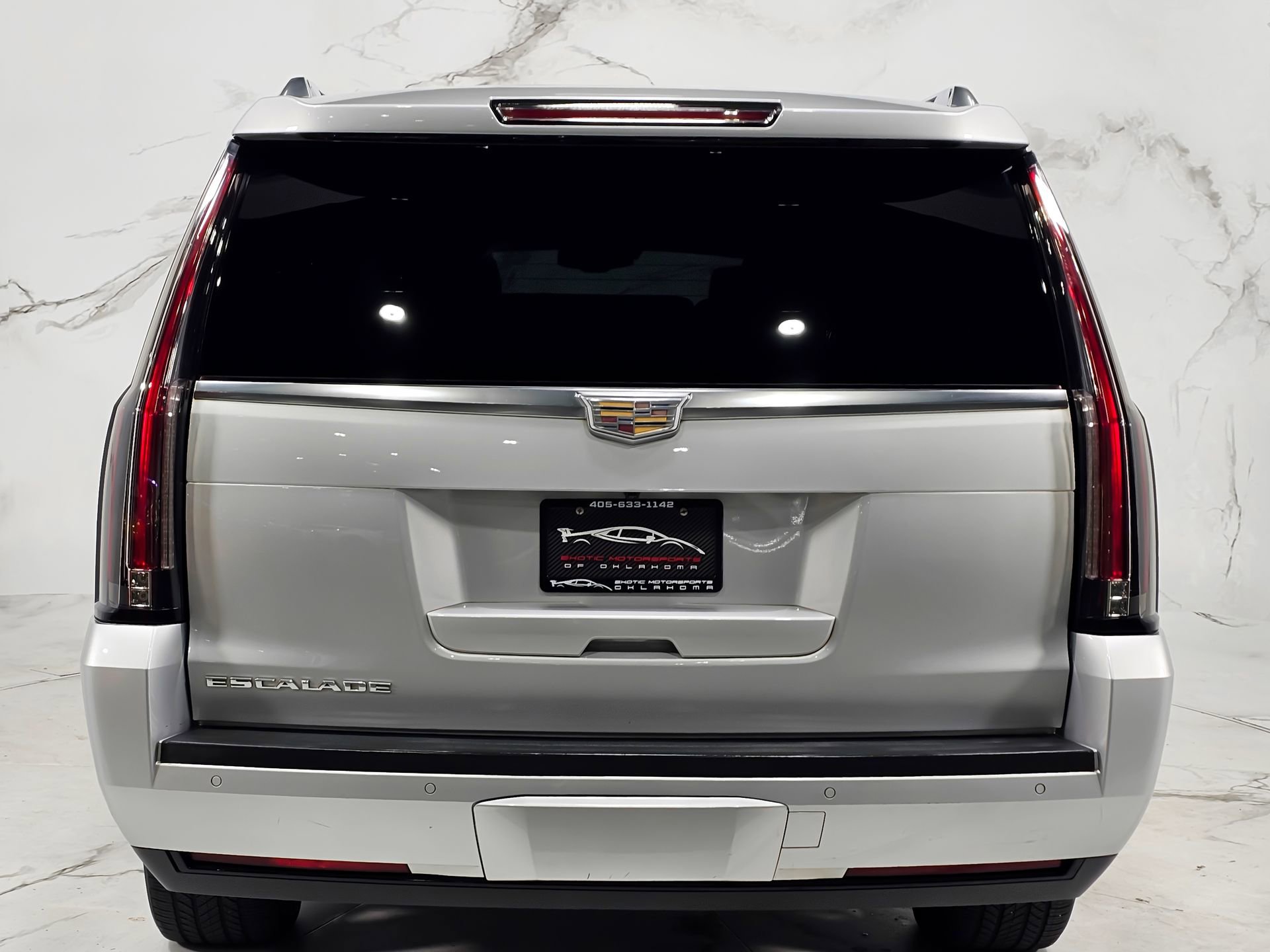 Used 2016 Cadillac Escalade ESV Platinum AWD/4WD image 12