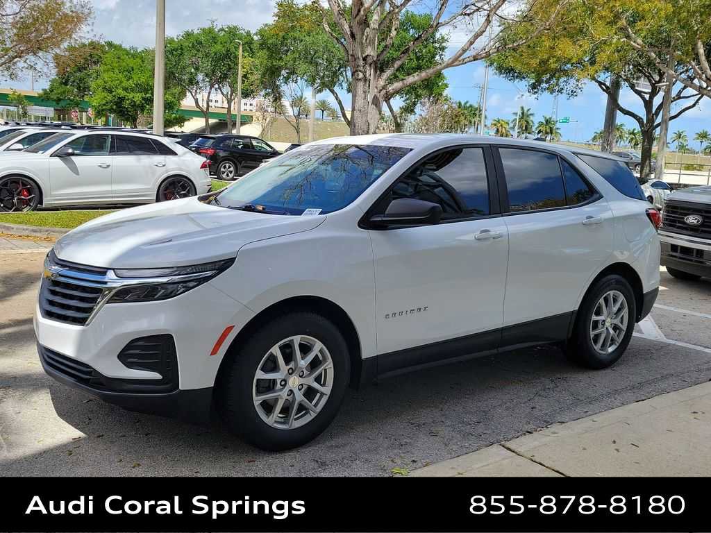 Used 2022 Chevrolet Equinox LS FWD image 4