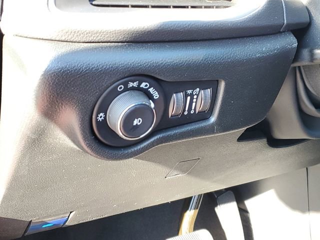New 2026 Chrysler Pacifica Select FWD image 13