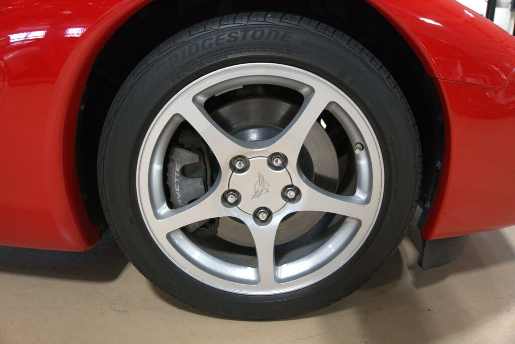Used 2000 Chevrolet Corvette Coupe w/ Roof Pkg RWD image 27