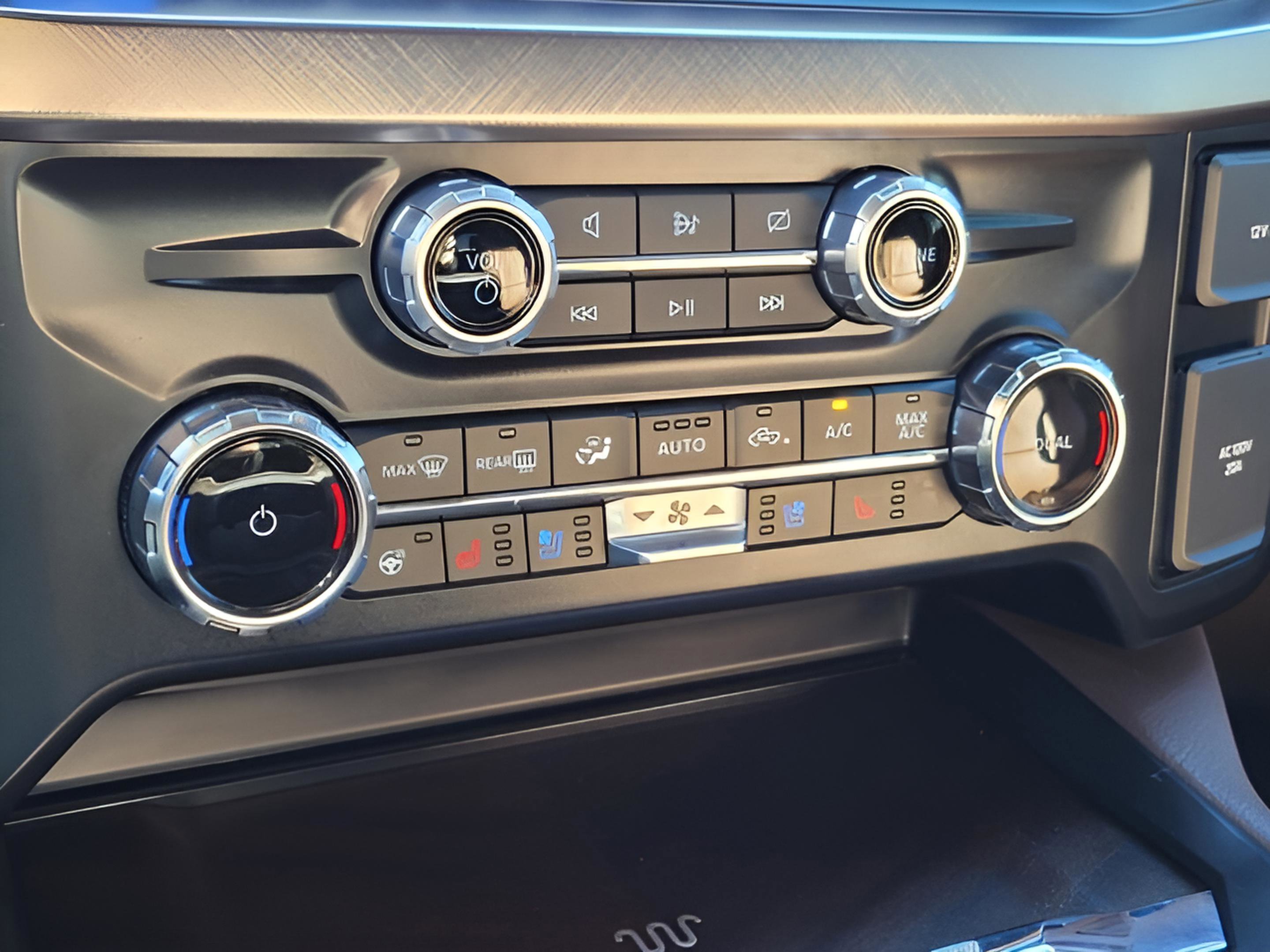 Used 2024 Ford F350 King Ranch image 31