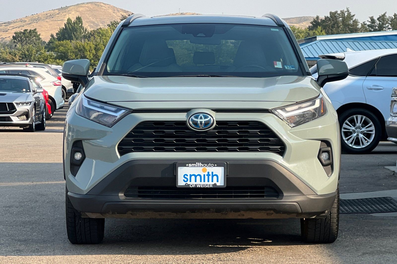 Used 2022 Toyota RAV4 XLE Premium image 9