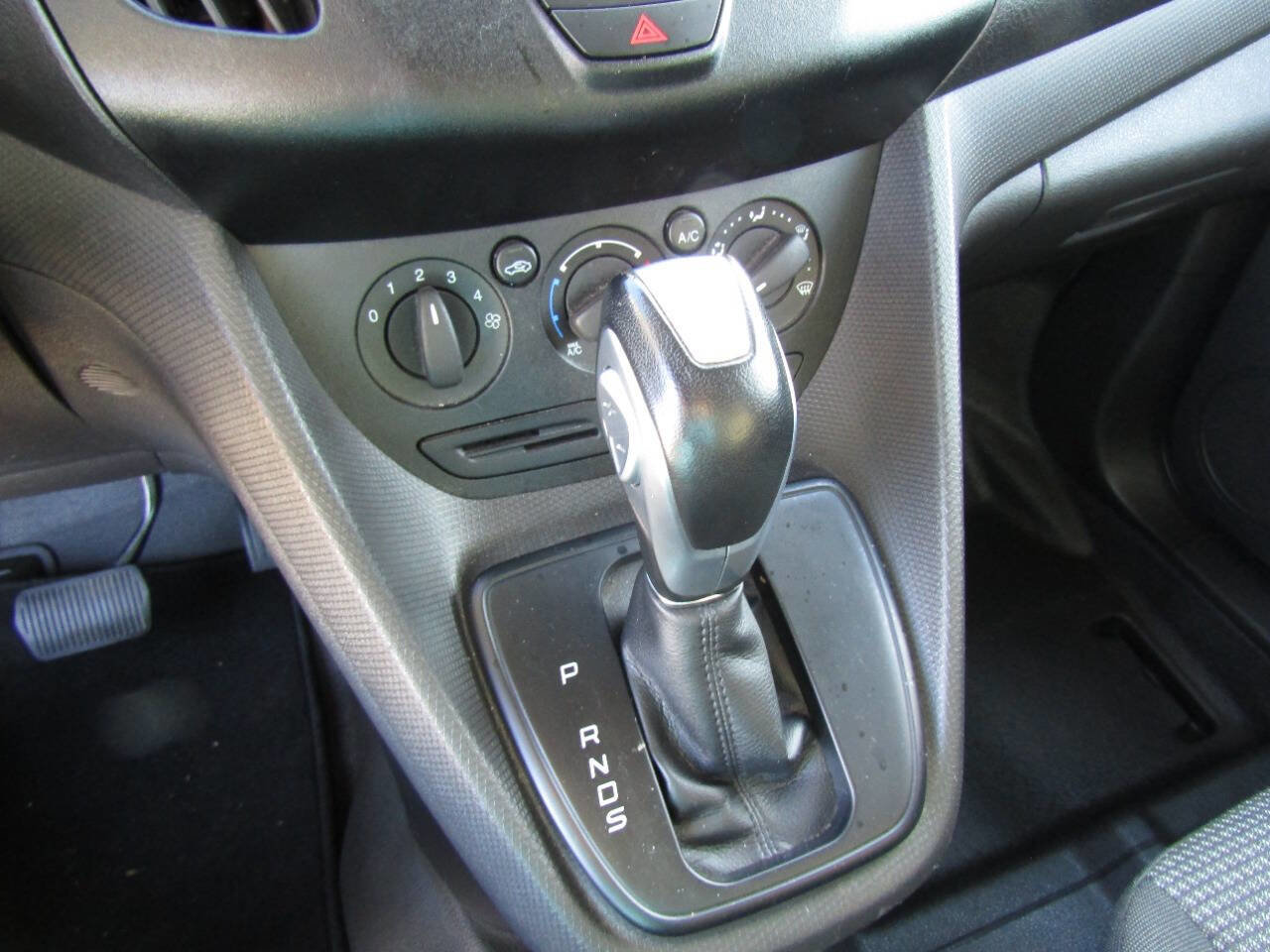Used 2016 Ford Transit Connect XL image 11