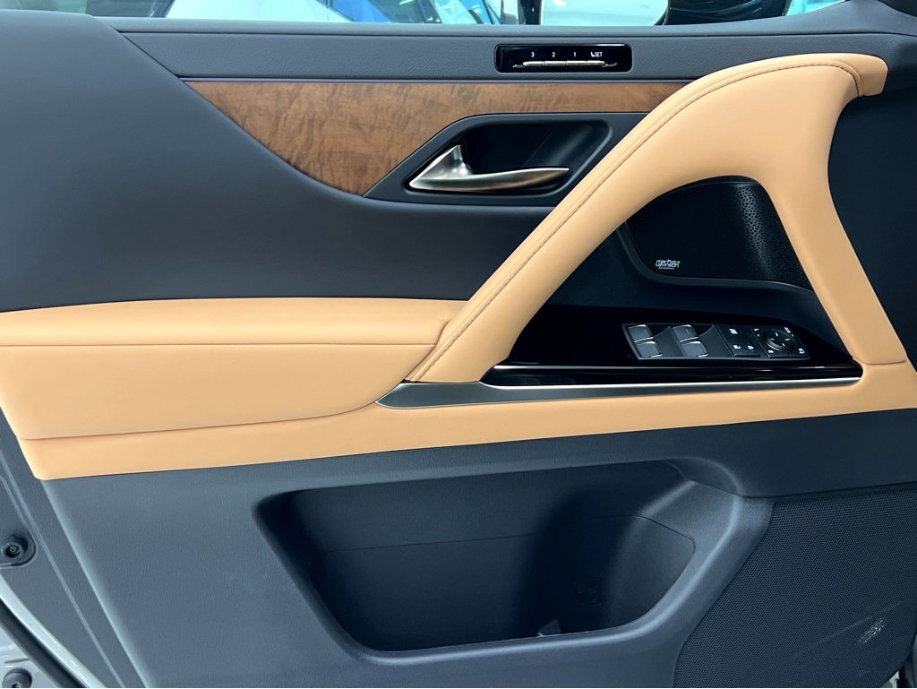 New 2026 Lexus LX 600 4WD w/ Accessory Package (2T) image 38