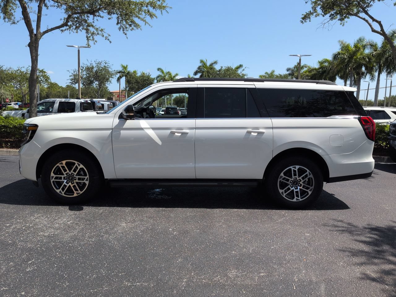 New 2026 Ford Expedition Max Active RWD image 7