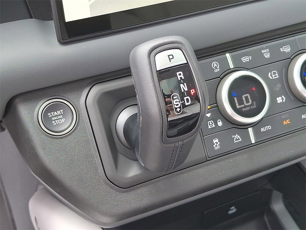 New 2025 Land Rover Defender 110 S image 12