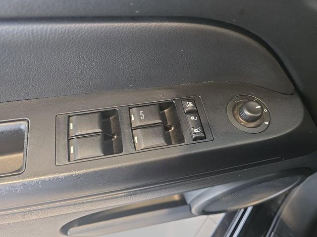 Used 2012 Jeep Compass Latitude w/ Altitude Pkg image 26