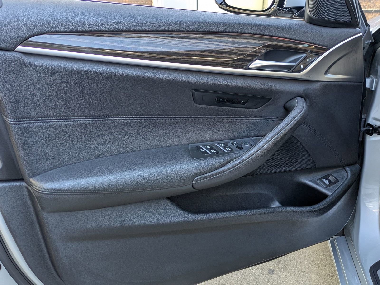 Used 2019 BMW 530i w/ Convenience Package image 16