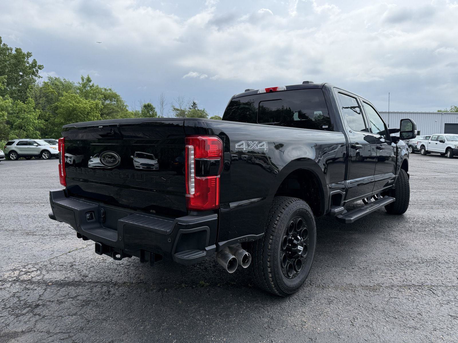 Used 2026 Ford F350 Lariat w/ Black Appearance Package AWD/4WD image 10