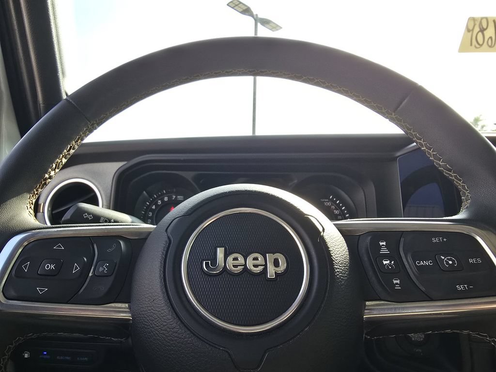 Used 2024 Jeep Wrangler Unlimited Sahara AWD/4WD image 24