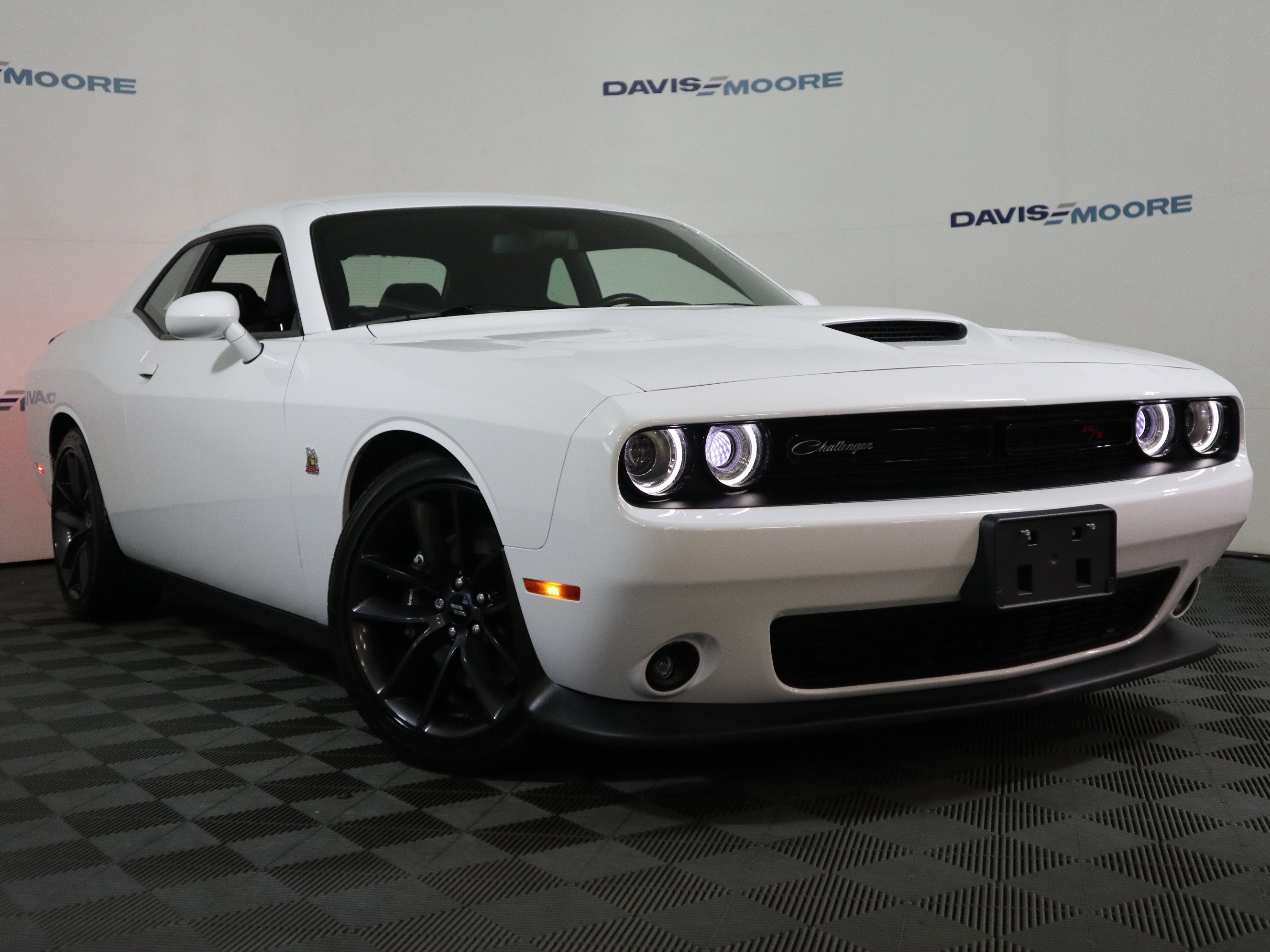 Used 2019 Dodge Challenger R/T Scat Pack RWD image 2