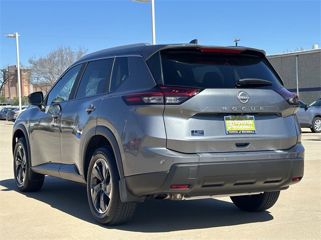 Used 2025 Nissan Rogue SV w/ SV Premium Package image 3