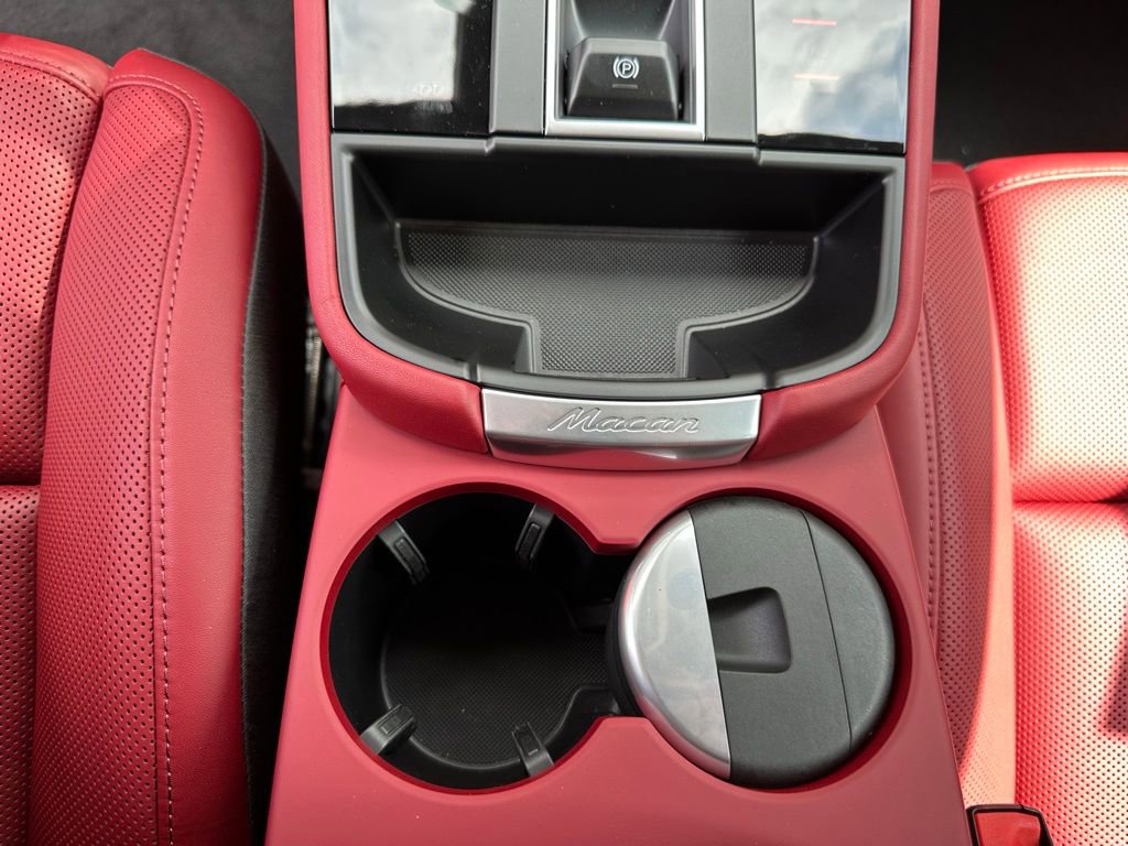 Used 2025 Porsche Macan GTS image 22