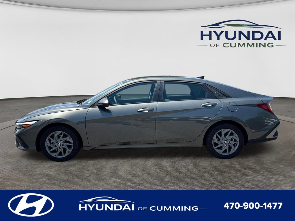 Certified 2025 Hyundai Elantra Hybrid FWD image 4