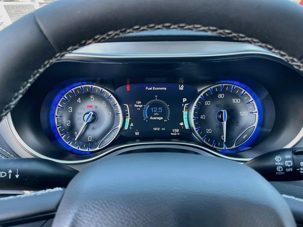 Certified 2026 Chrysler Pacifica Limited w/ S Appearance Package FWD image 12