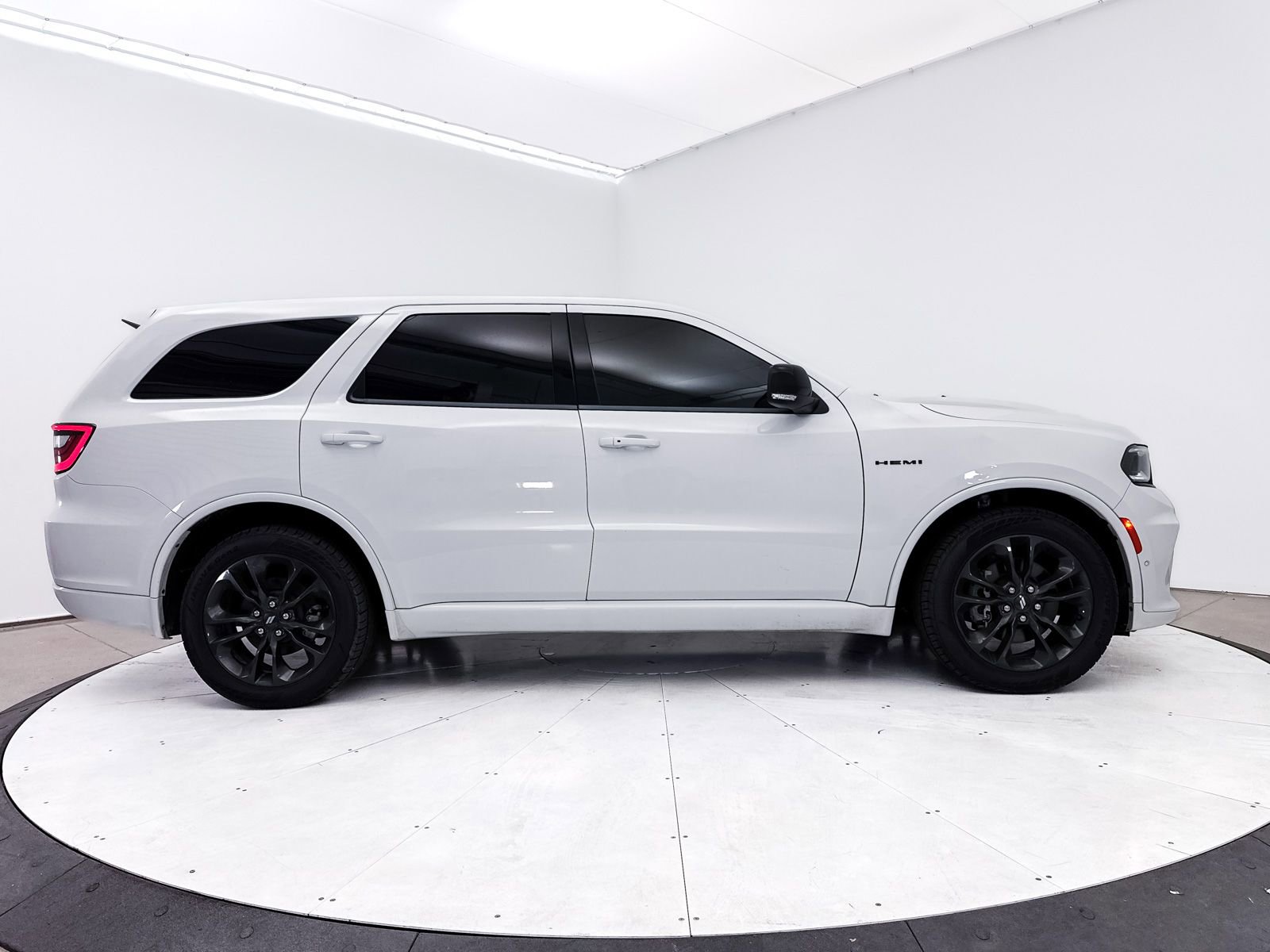 Used 2022 Dodge Durango R/T w/ Blacktop Package AWD/4WD image 14