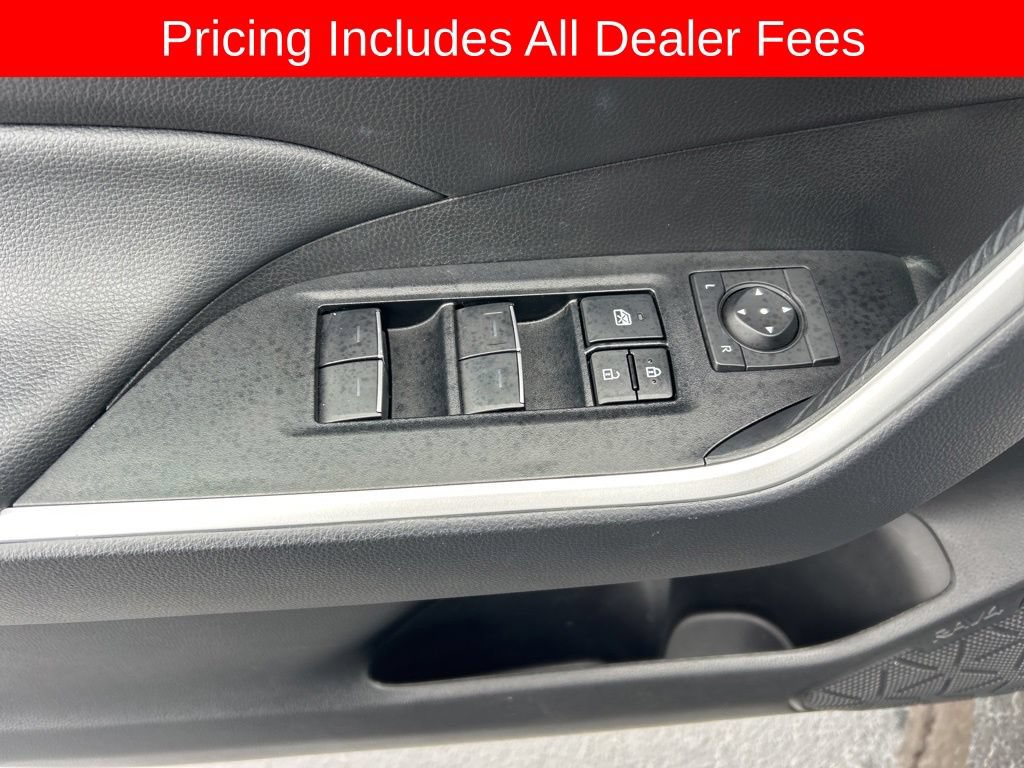 Used 2025 Toyota RAV4 XLE w/ Convenience Package FWD image 4