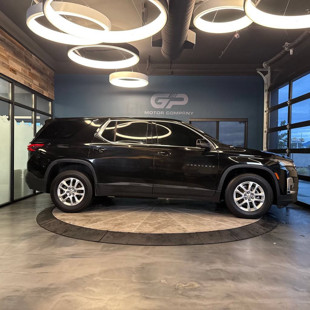 Used 2022 Chevrolet Traverse LS w/ LPO, Floor Liner Package AWD/4WD image 2