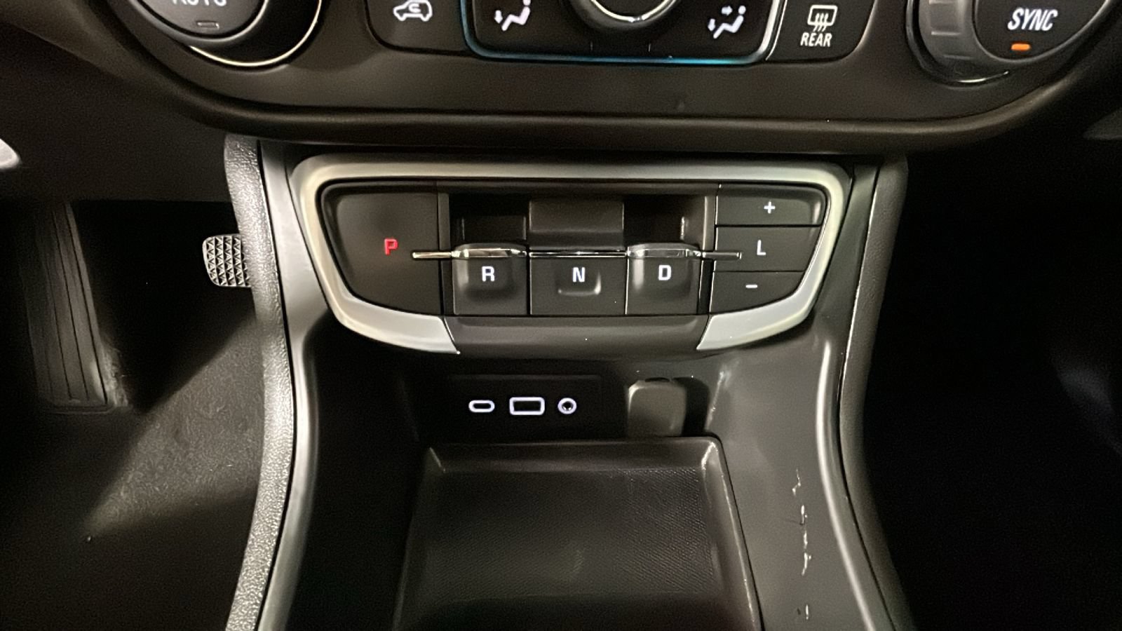 Used 2022 GMC Terrain SLE w/ Driver Convenience Package AWD/4WD image 25
