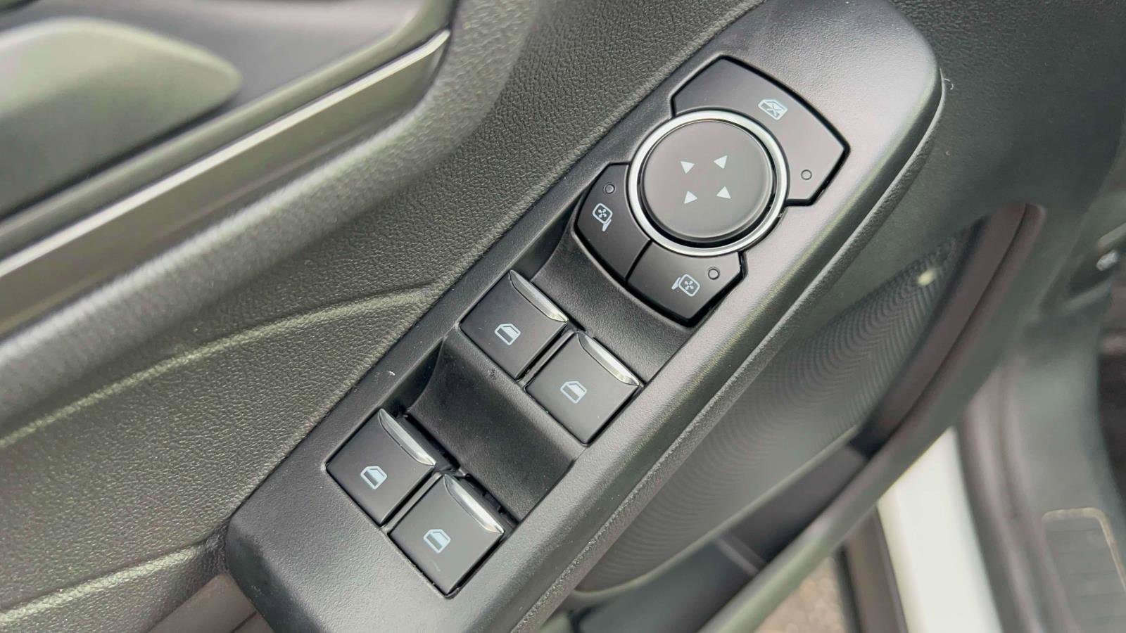 Used 2025 Ford Escape Active w/ Cold Weather Package image 26