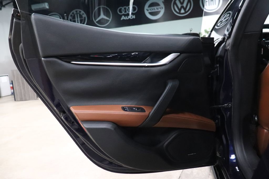 Used 2016 Maserati Ghibli S image 19