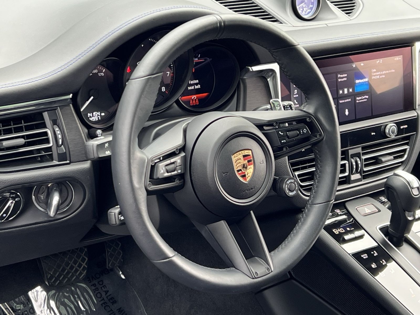 Used 2025 Porsche Macan GTS AWD/4WD image 21