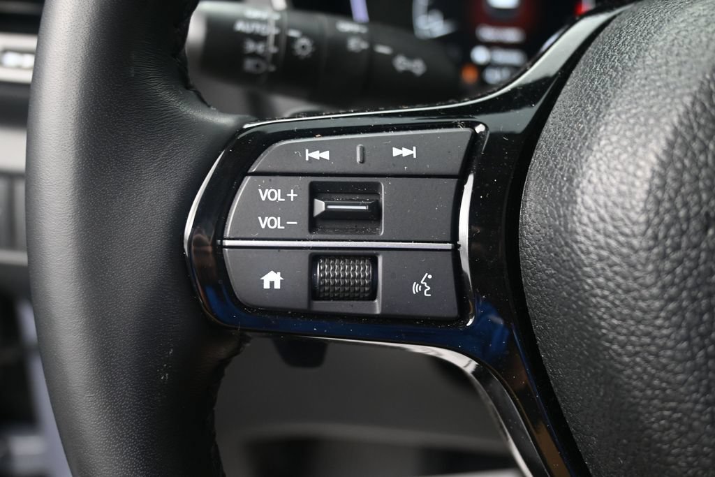 Used 2025 Honda Pilot Touring image 24
