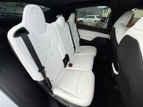 Used 2023 Tesla Model X image 33