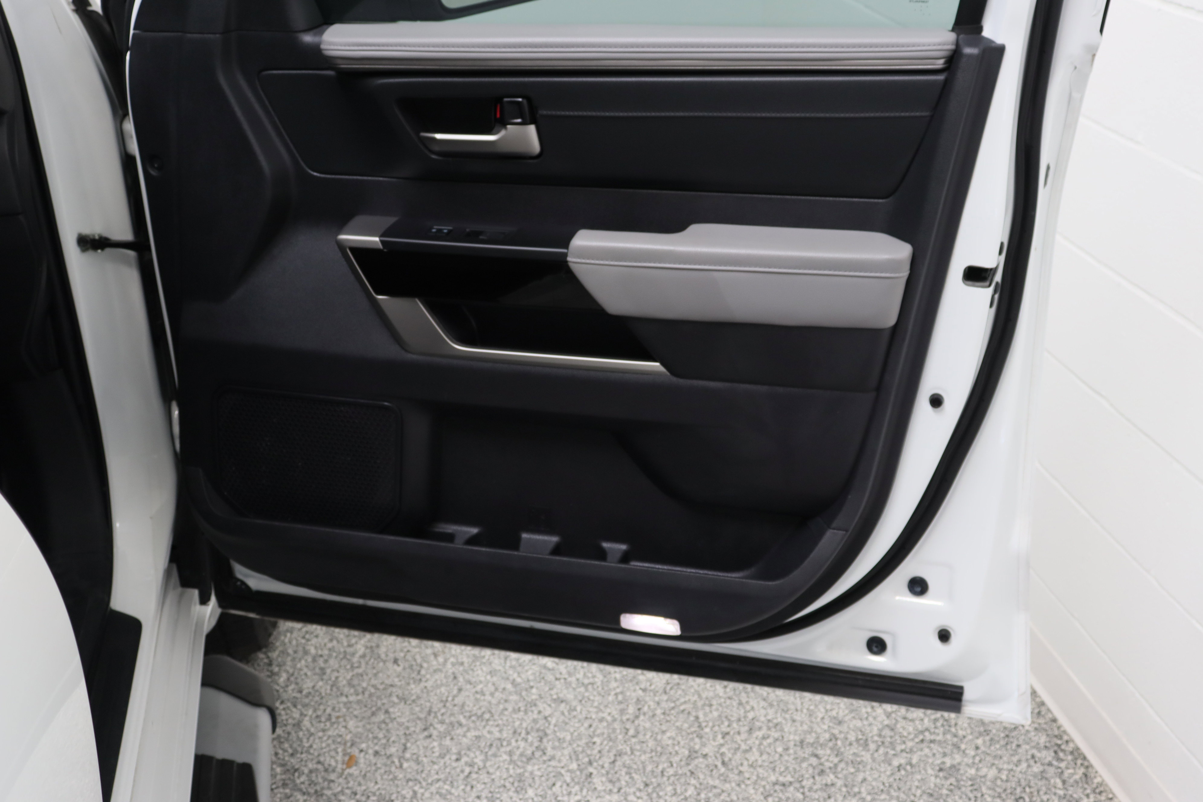 Used 2023 Toyota Tundra Limited w/ Power Package RWD image 38