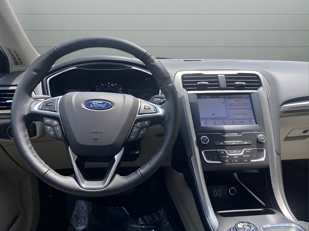 Used 2019 Ford Fusion SEL image 9