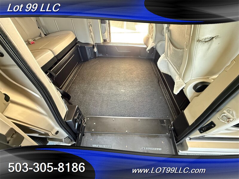 Used 2013 Chrysler Town & Country Touring FWD image 45