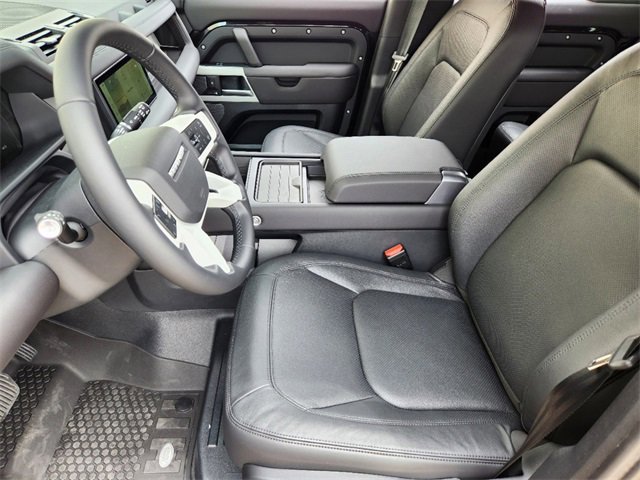 New 2024 Land Rover Defender 110 S image 9