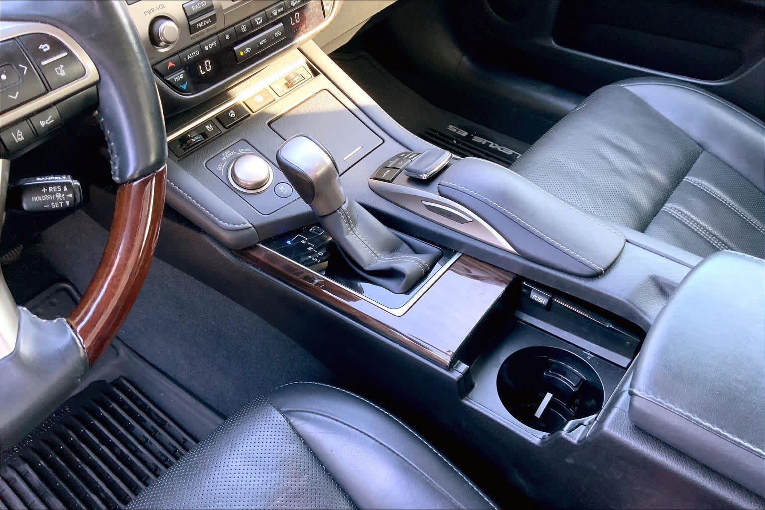 Used 2017 Lexus ES 350 FWD image 16