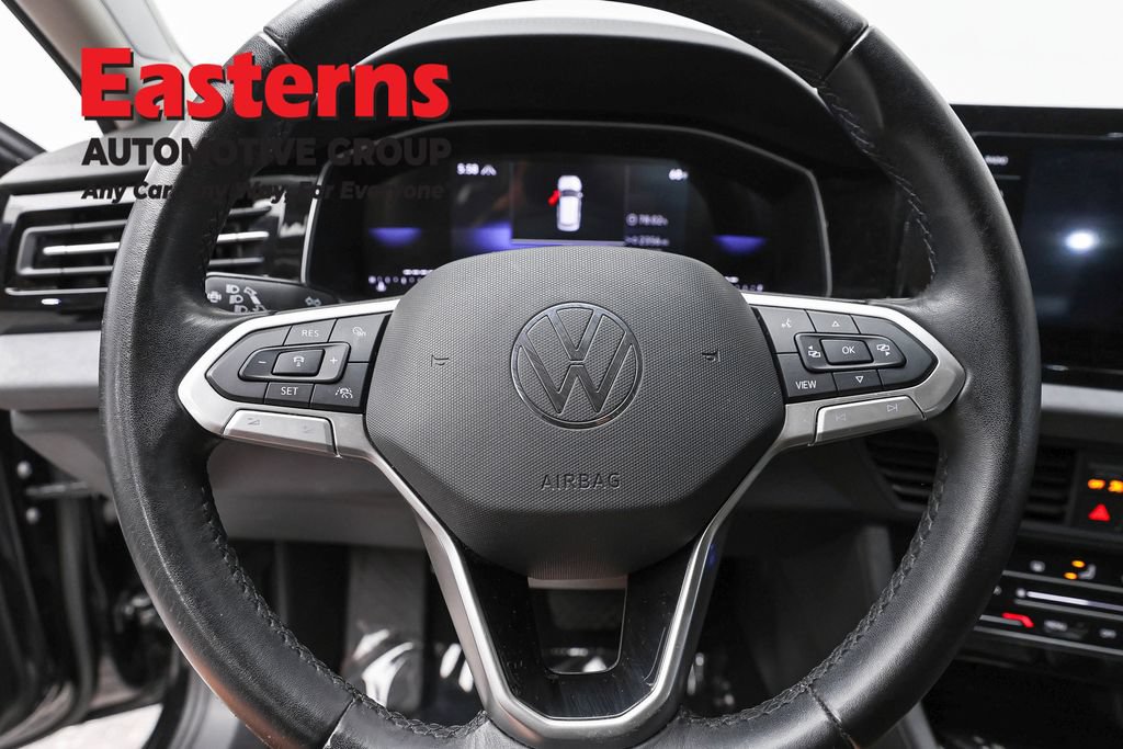 Used 2025 Volkswagen Jetta SE FWD image 10
