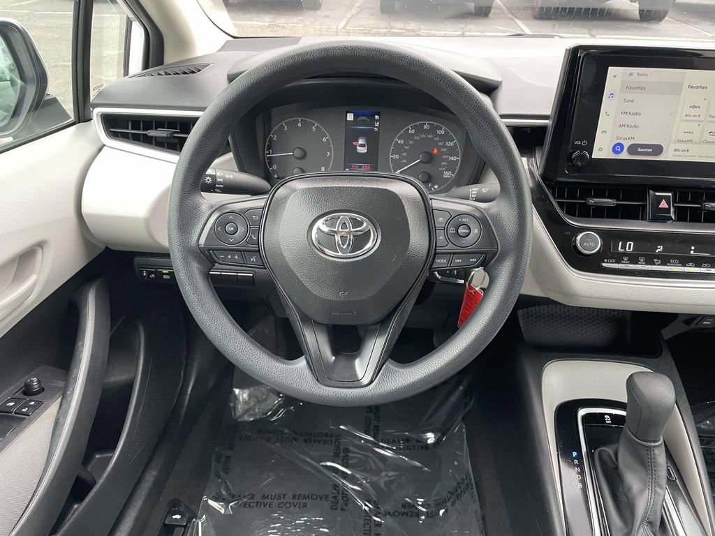 Used 2025 Toyota Corolla LE image 25