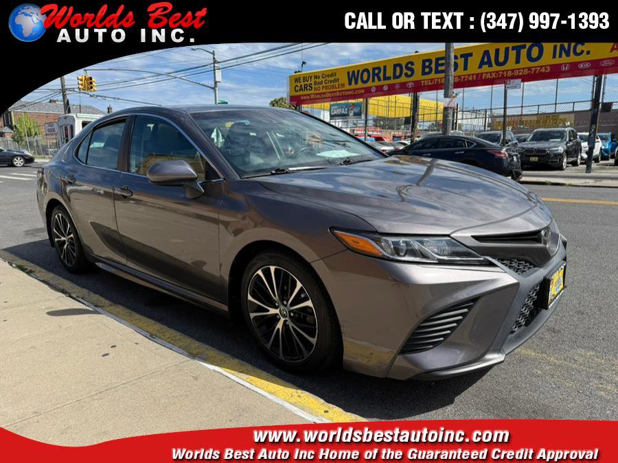 Used 2018 Toyota Camry SE w/ Moonroof Package