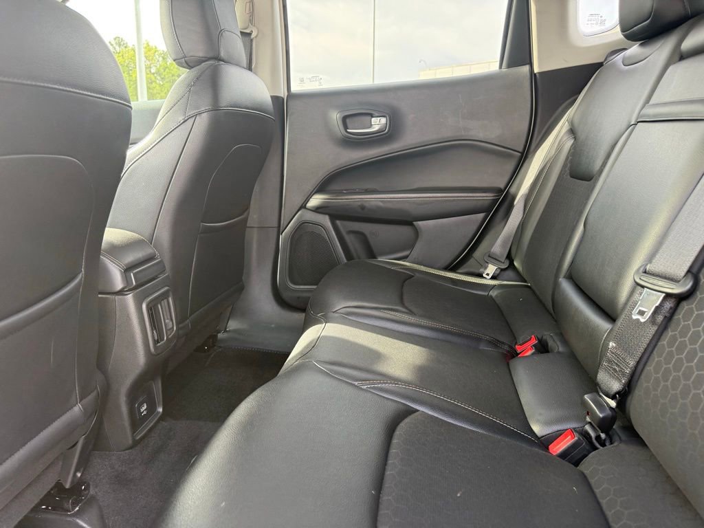 Used 2018 Jeep Compass Latitude w/ Cold Weather Group image 23