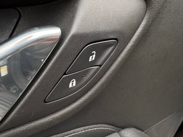 Used 2023 GMC Yukon Denali w/ Advanced Technology Package image 16